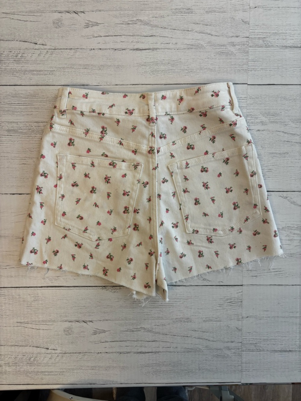H&M White Floral High Waisted Shorts Women's Size 0 NWT Summer - Picture 3 of 6